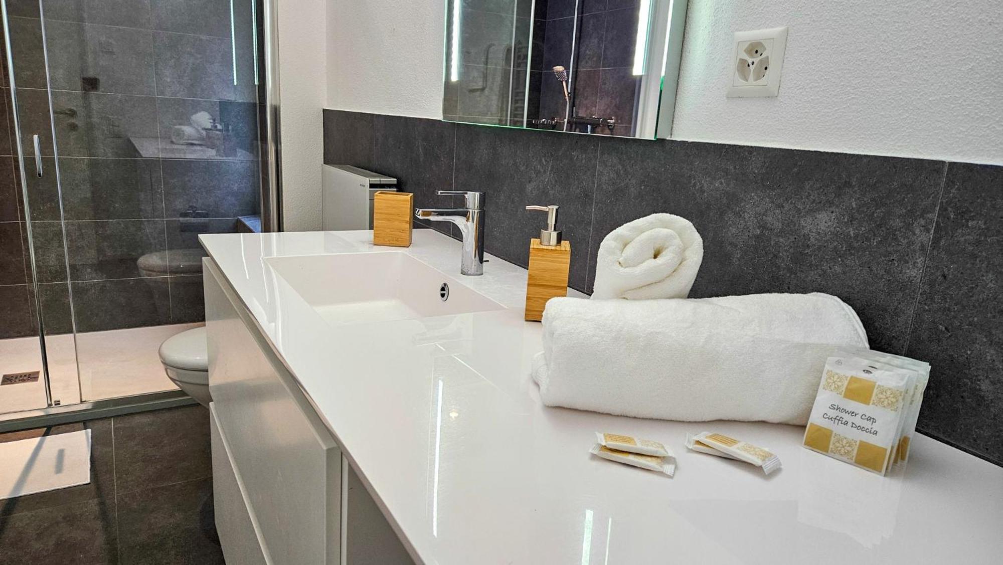 Bellavista Apartment With Free Parking Lugano Exteriör bild